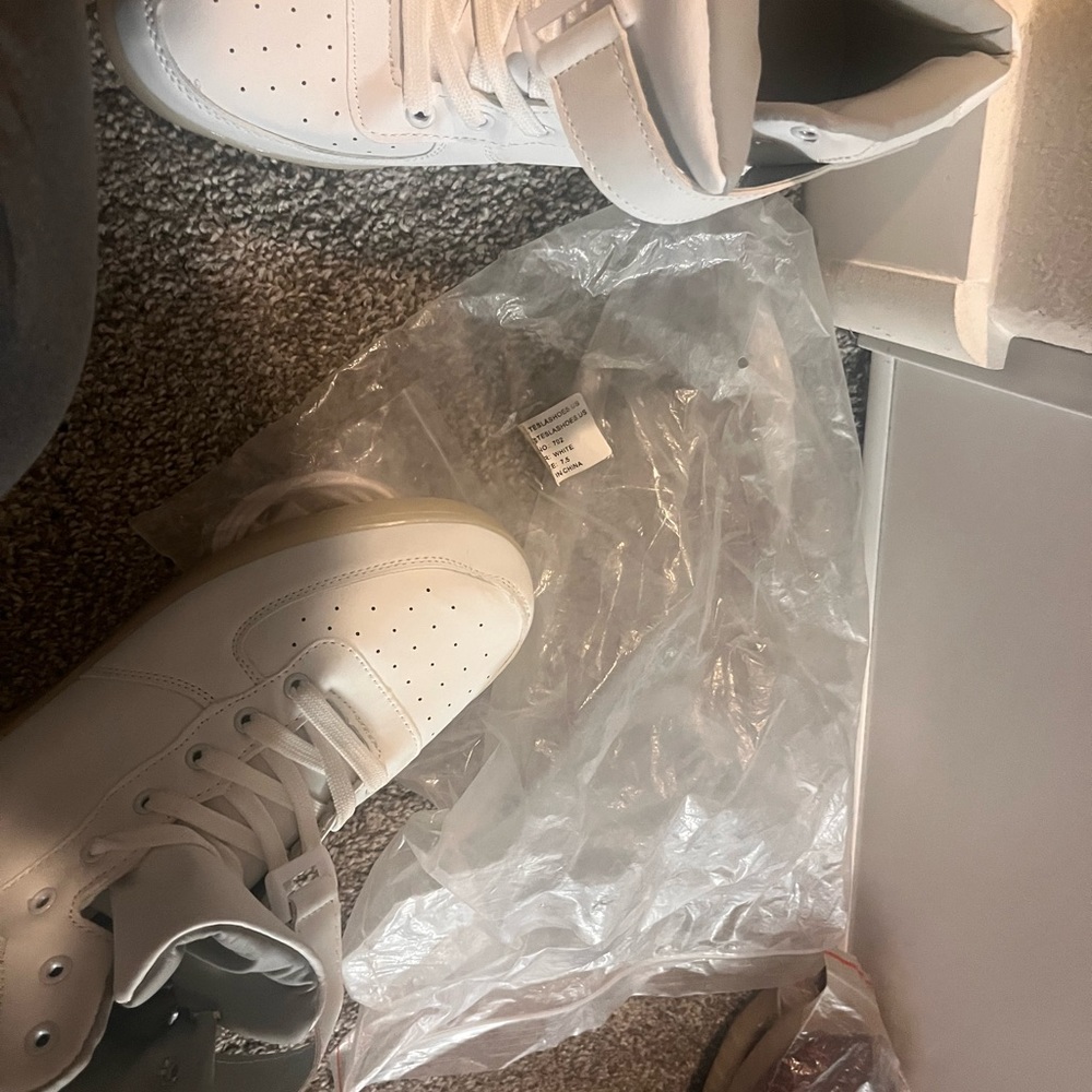 Tesla shoes - Picture 5 of 9